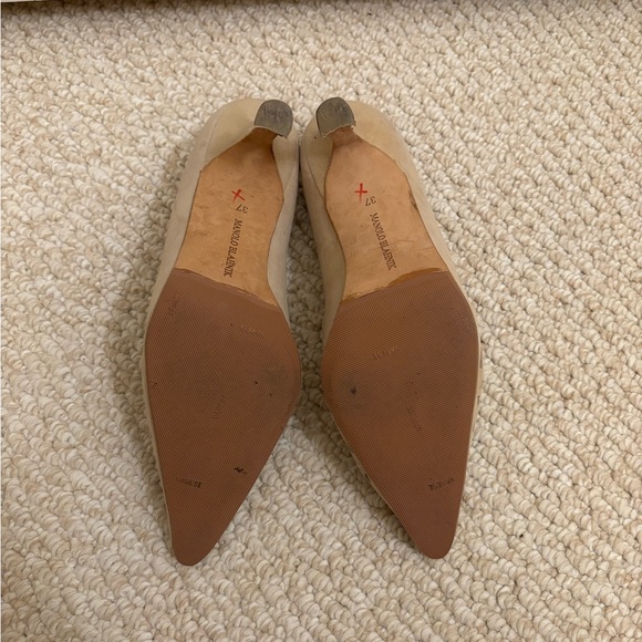MANOLO BLAHNIK Fiorix Suede Cut Out Heels in Tan - Picture 7 of 7
